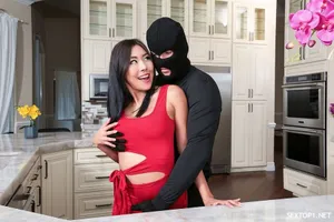 Bị đụ lỗ lồn quá mạnh em người yêu đau rên quá trời
