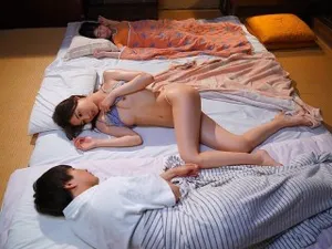 Thấy bố chịch má kế mãi không có thai, cậu con trai ra tay giúp đỡ