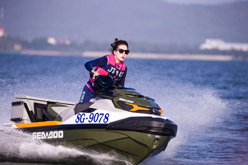 Vật lý trị liệu cho lồn em Karen Yuzuriha vú to